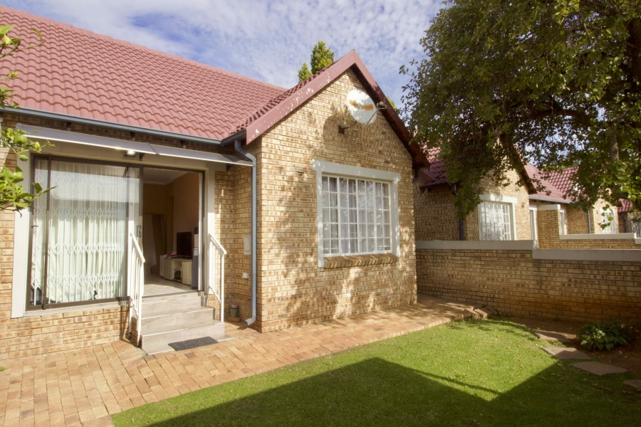 2 Bedroom Property for Sale in Heuwelsig Estate Gauteng