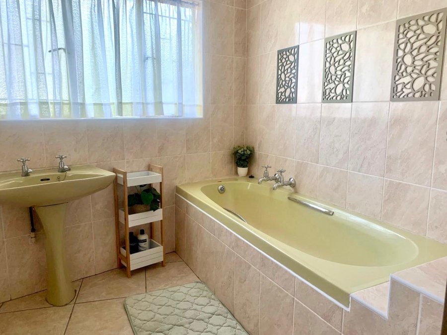 3 Bedroom Property for Sale in Three Rivers East Gauteng