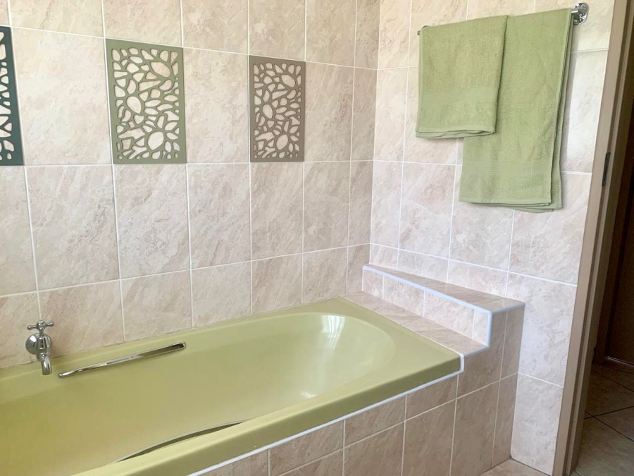 3 Bedroom Property for Sale in Three Rivers East Gauteng