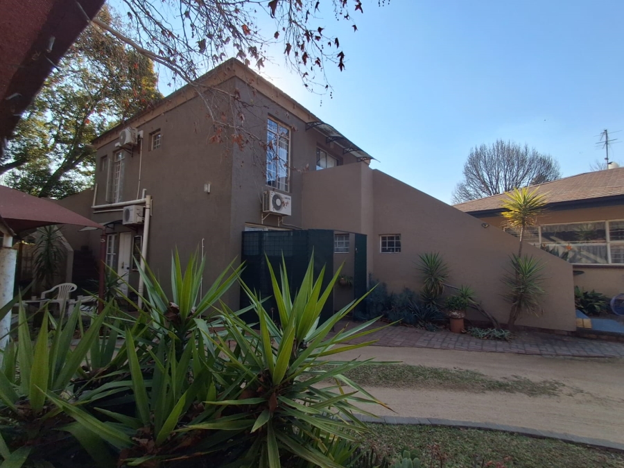 10 Bedroom Property for Sale in Three Rivers Gauteng
