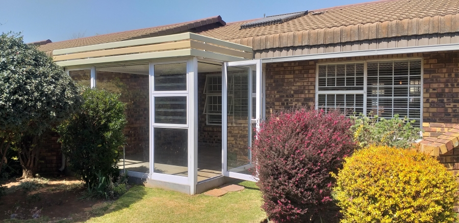 2 Bedroom Property for Sale in Norton Park Gauteng