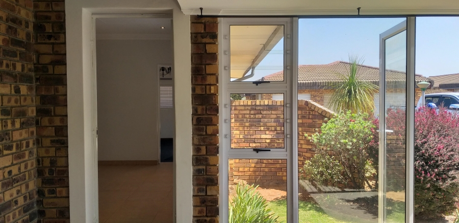 2 Bedroom Property for Sale in Norton Park Gauteng