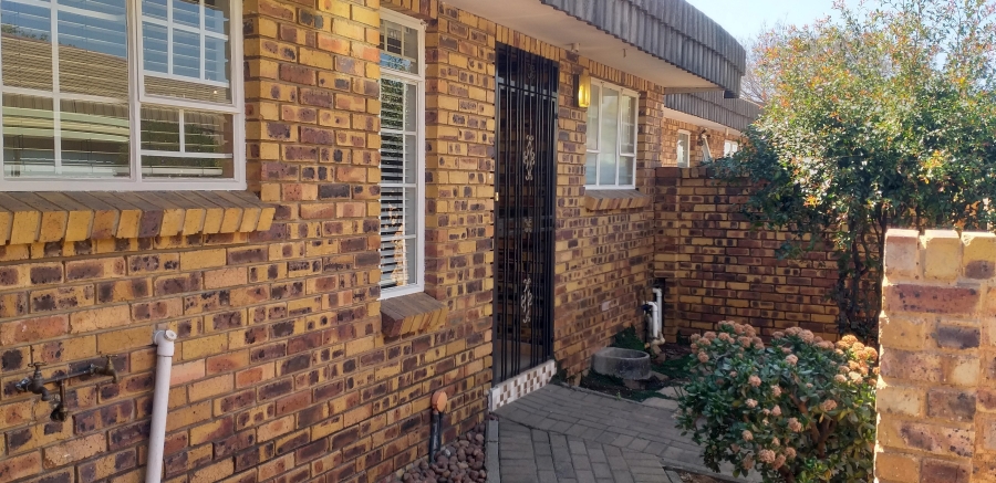 2 Bedroom Property for Sale in Norton Park Gauteng