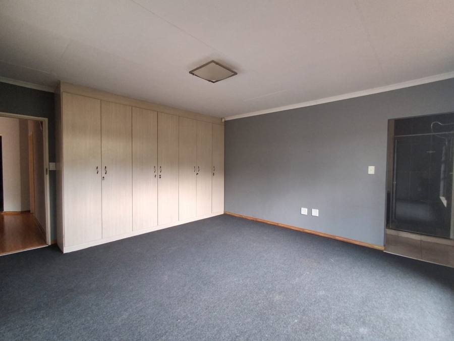 4 Bedroom Property for Sale in Three Rivers Gauteng