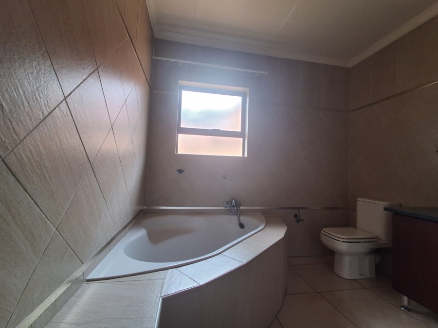 4 Bedroom Property for Sale in Three Rivers Gauteng