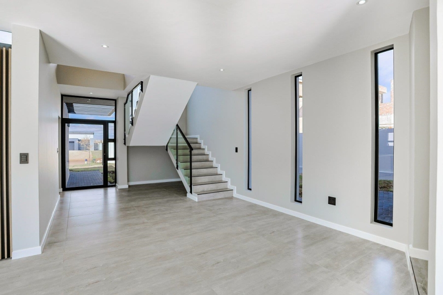 4 Bedroom Property for Sale in Midstream Heights Gauteng