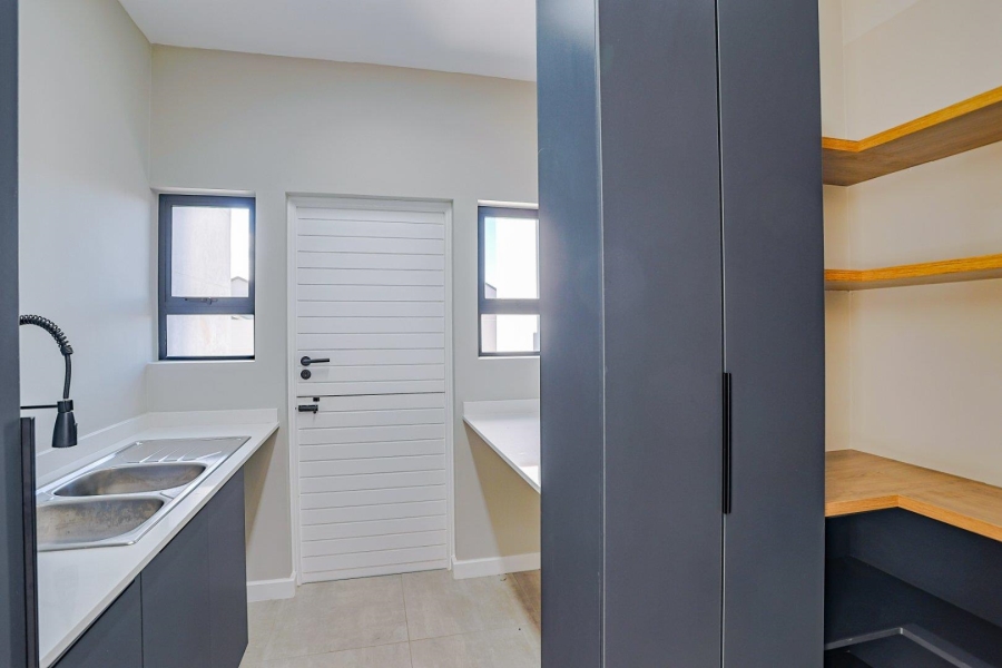 4 Bedroom Property for Sale in Midstream Heights Gauteng
