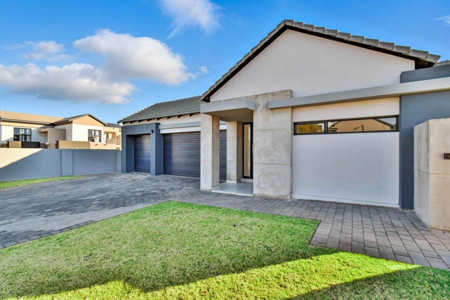 4 Bedroom Property for Sale in Midstream Estate Gauteng