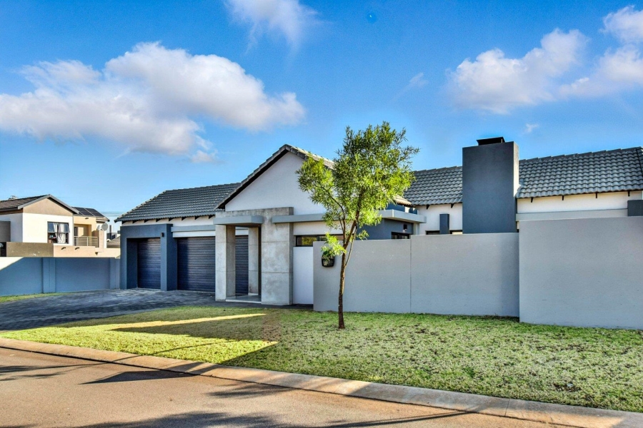 4 Bedroom Property for Sale in Midstream Estate Gauteng
