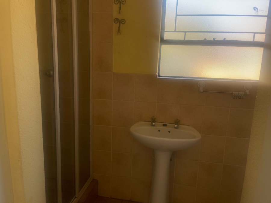 To Let 3 Bedroom Property for Rent in Heuwelsig Estate Gauteng