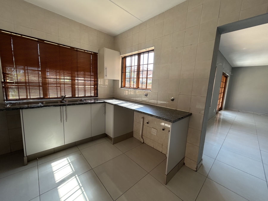 To Let 3 Bedroom Property for Rent in Kyalami Hills Gauteng