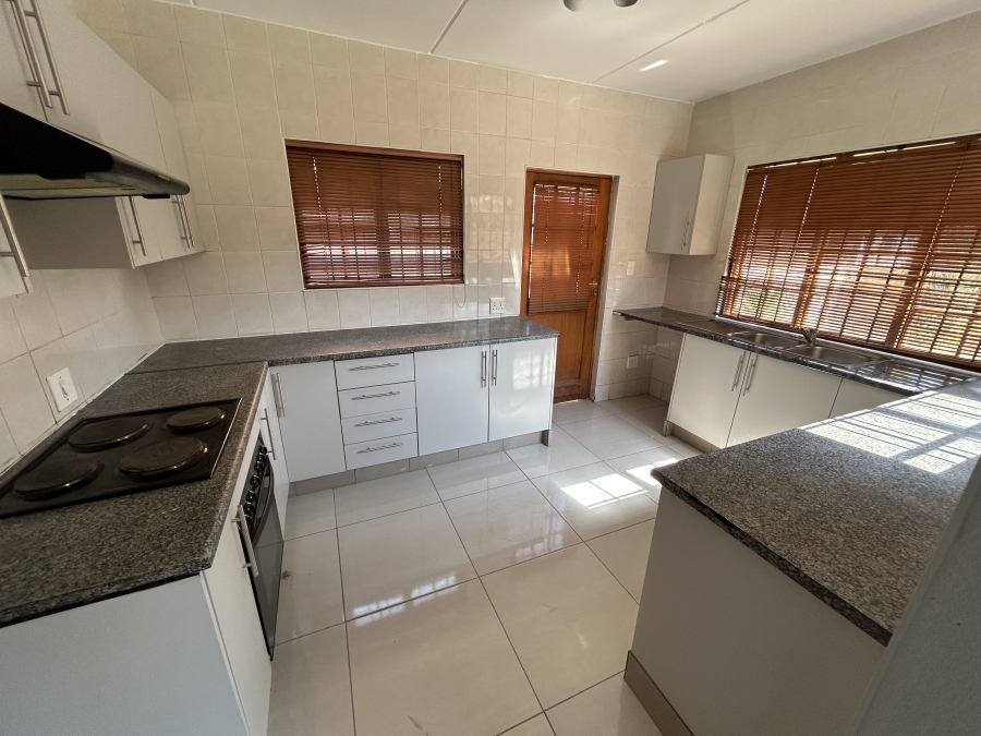 To Let 3 Bedroom Property for Rent in Kyalami Hills Gauteng