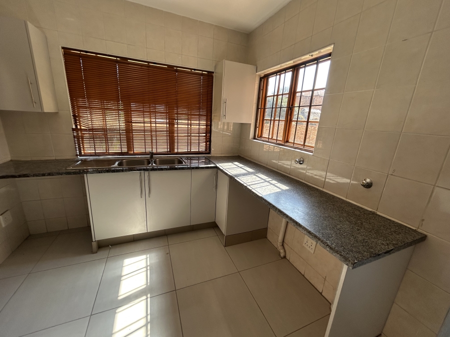 To Let 3 Bedroom Property for Rent in Kyalami Hills Gauteng