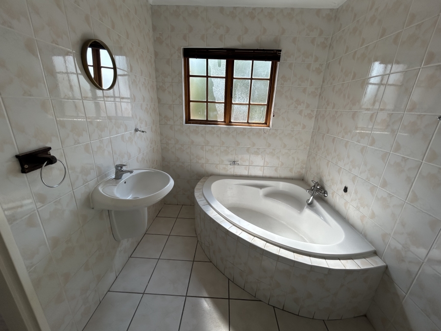 To Let 3 Bedroom Property for Rent in Kyalami Hills Gauteng