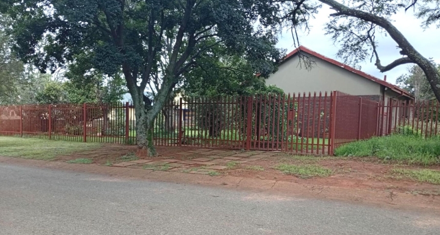 3 Bedroom Property for Sale in Carletonville Central Gauteng