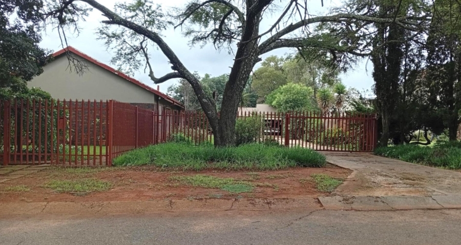 3 Bedroom Property for Sale in Carletonville Central Gauteng