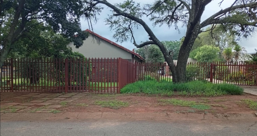 3 Bedroom Property for Sale in Carletonville Central Gauteng