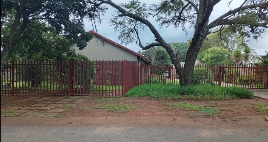 3 Bedroom Property for Sale in Carletonville Central Gauteng