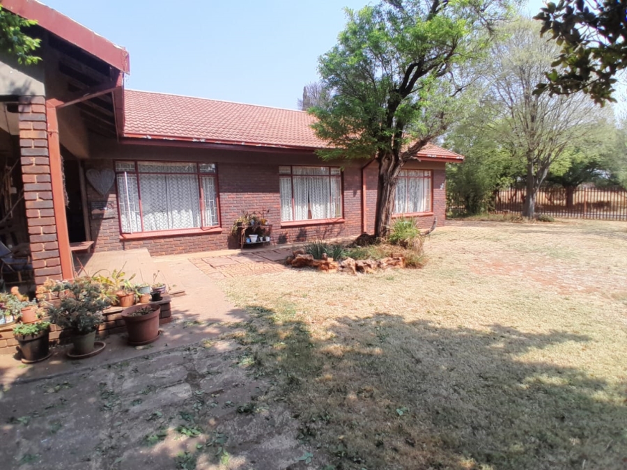 3 Bedroom Property for Sale in Carletonville Central Gauteng