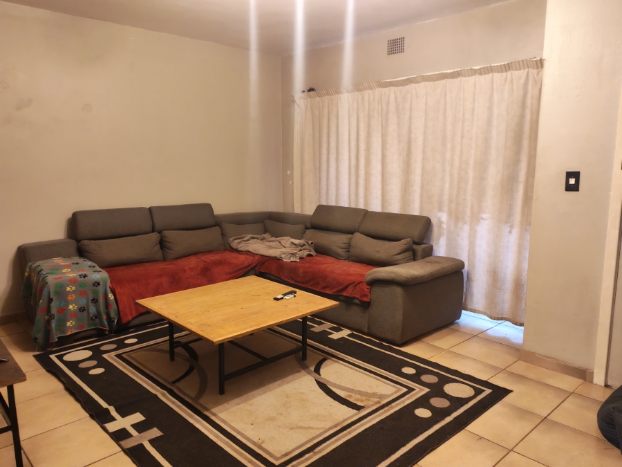 2 Bedroom Property for Sale in Rhodesfield Gauteng
