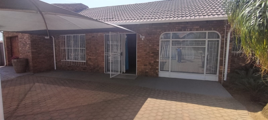 3 Bedroom Property for Sale in Randpoort Gauteng