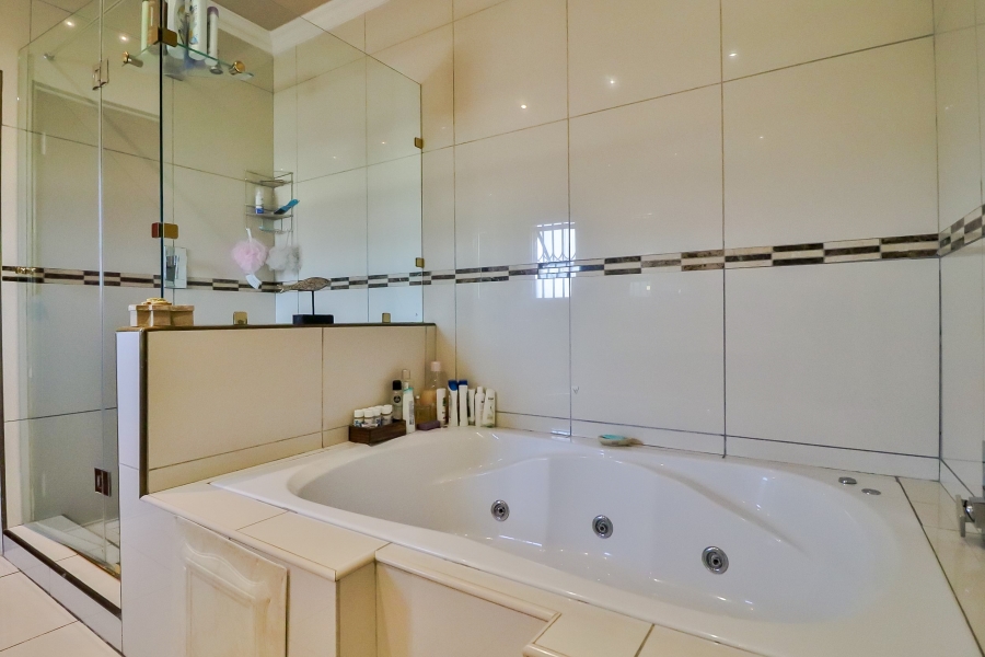 4 Bedroom Property for Sale in Rietvlei Ridge Country Estate Gauteng