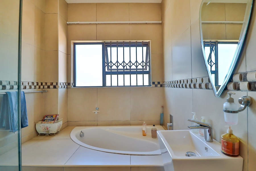 4 Bedroom Property for Sale in Rietvlei Ridge Country Estate Gauteng