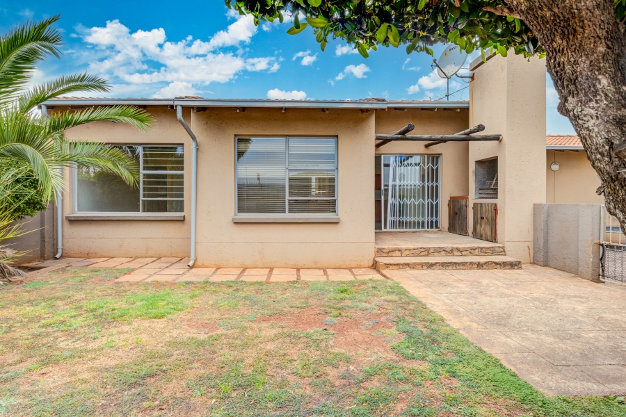 To Let 3 Bedroom Property for Rent in Witfield Gauteng