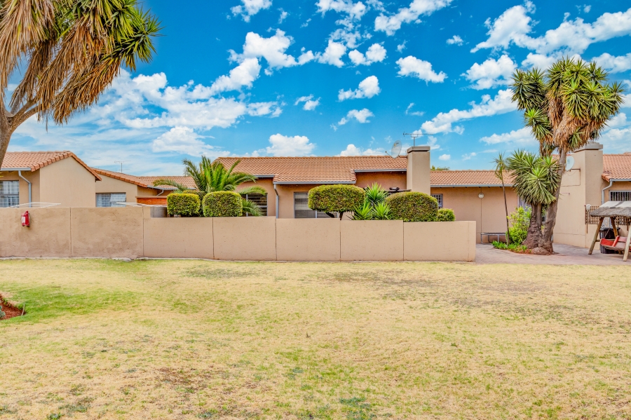To Let 3 Bedroom Property for Rent in Witfield Gauteng