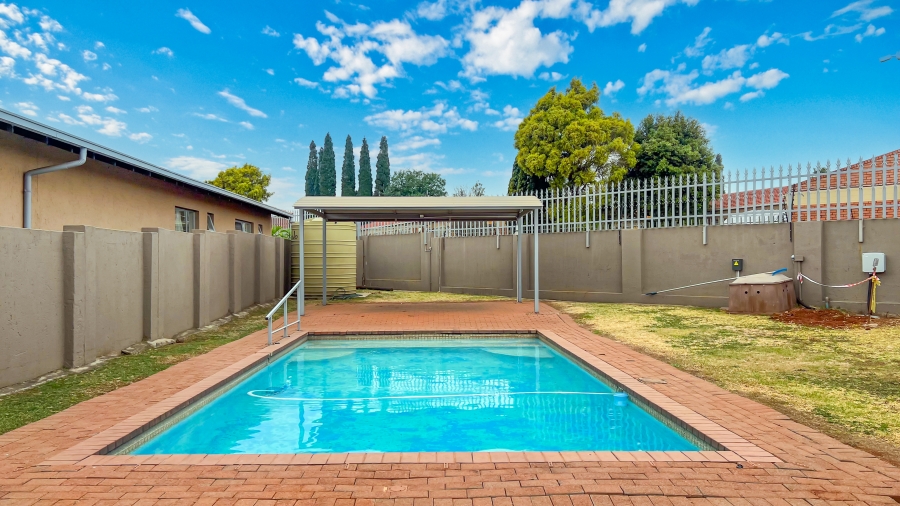To Let 3 Bedroom Property for Rent in Witfield Gauteng