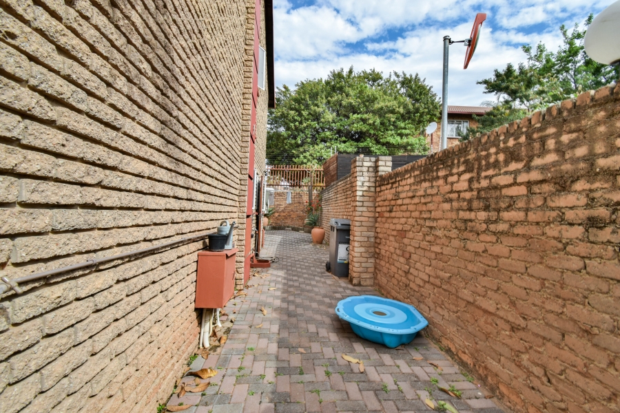4 Bedroom Property for Sale in Moreleta Park Gauteng