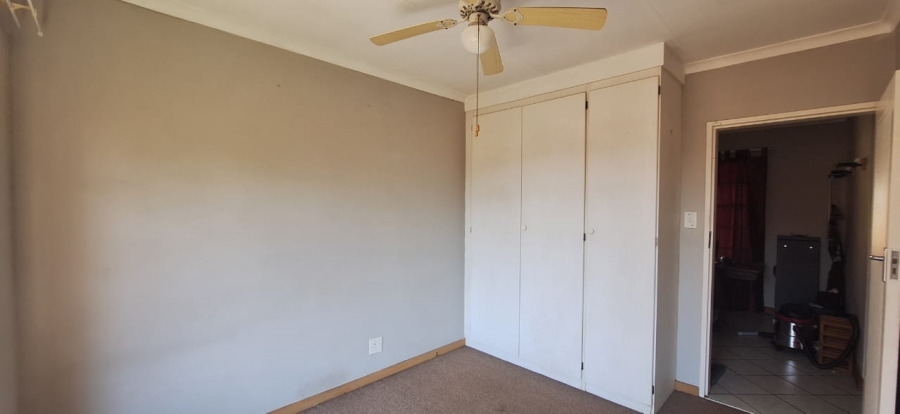 2 Bedroom Property for Sale in Faerie Glen Gauteng