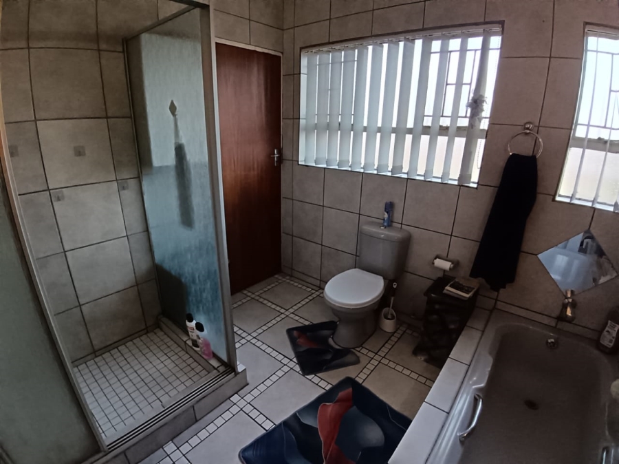 4 Bedroom Property for Sale in Selcourt Gauteng