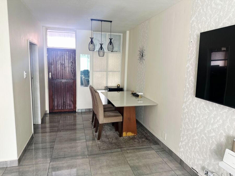 2 Bedroom Property for Sale in Gezina Gauteng