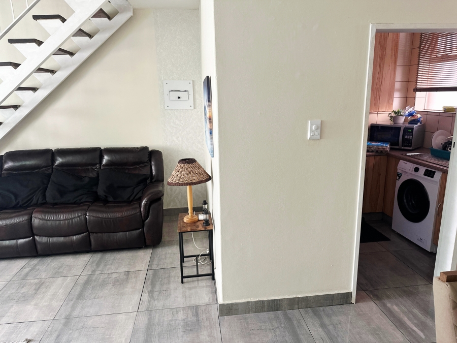 2 Bedroom Property for Sale in Gezina Gauteng