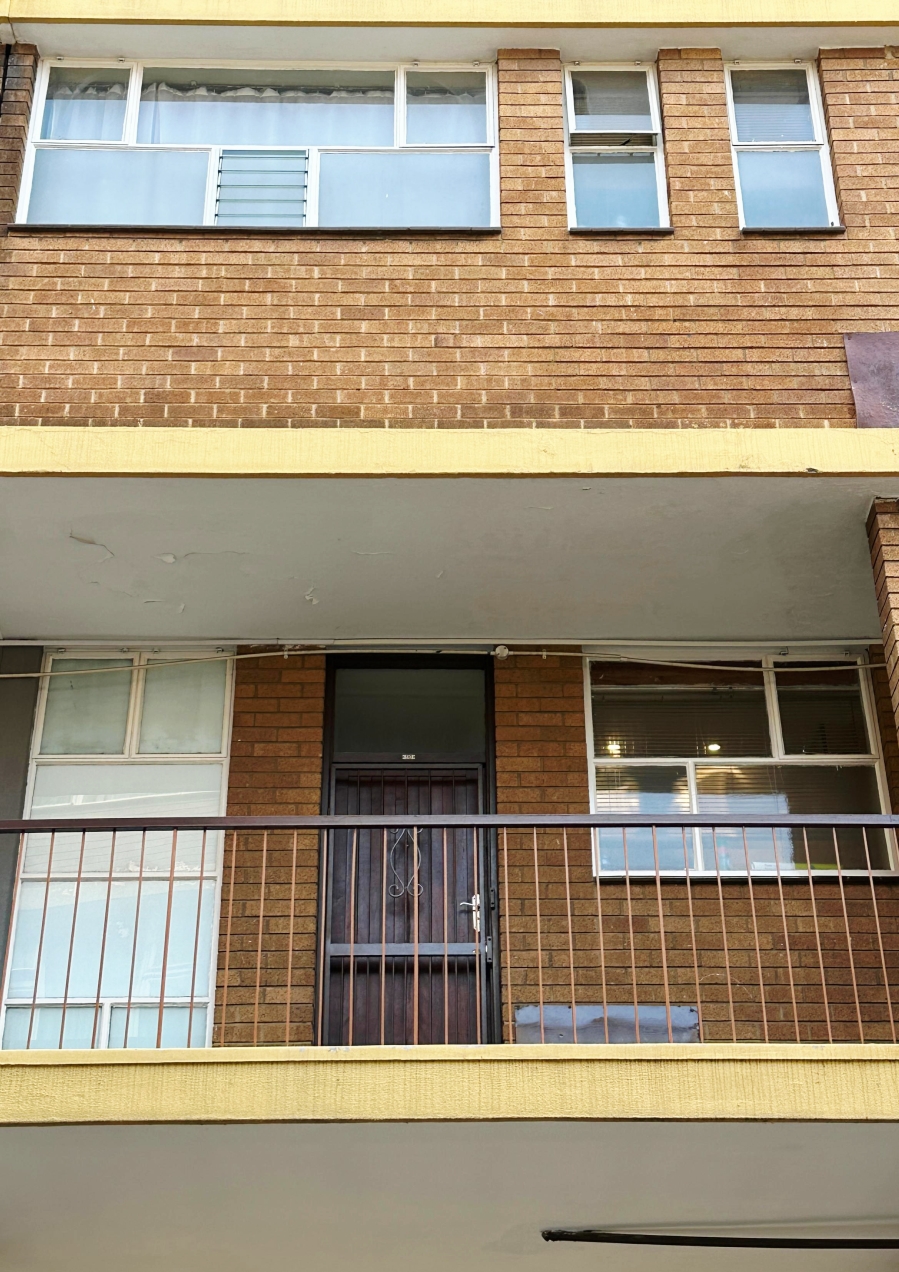 2 Bedroom Property for Sale in Gezina Gauteng