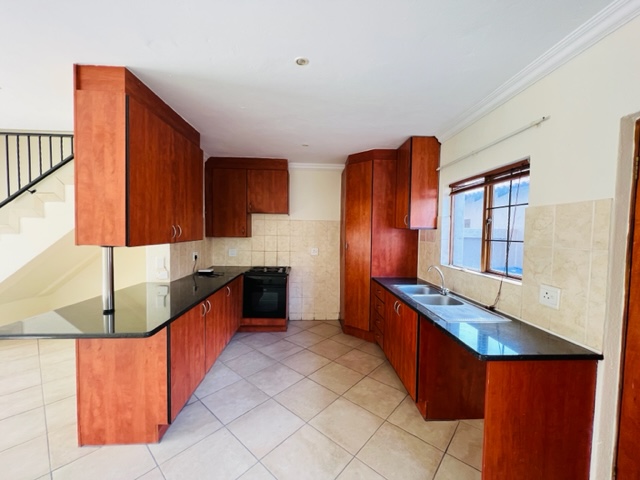 To Let 2 Bedroom Property for Rent in Country View Estate Gauteng