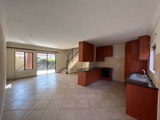 To Let 2 Bedroom Property for Rent in Country View Estate Gauteng