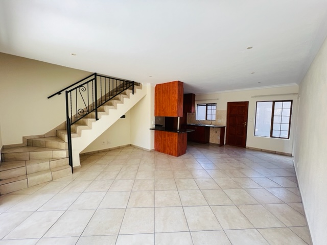 To Let 2 Bedroom Property for Rent in Country View Estate Gauteng