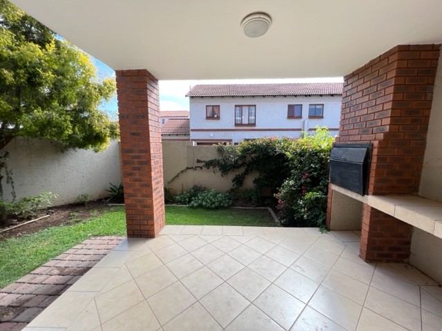 To Let 2 Bedroom Property for Rent in Country View Estate Gauteng