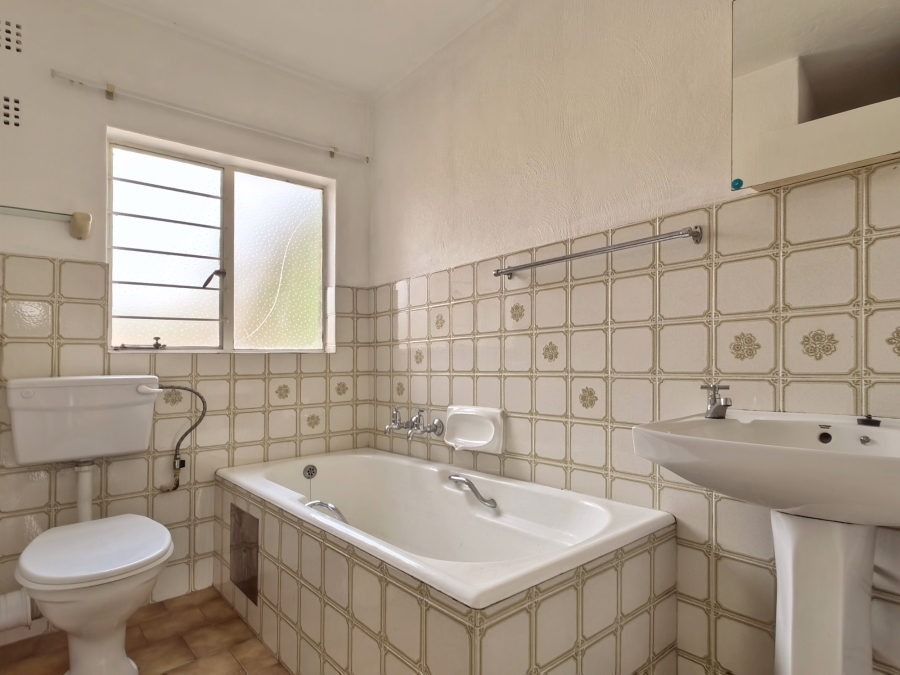 To Let 3 Bedroom Property for Rent in Fairland Gauteng