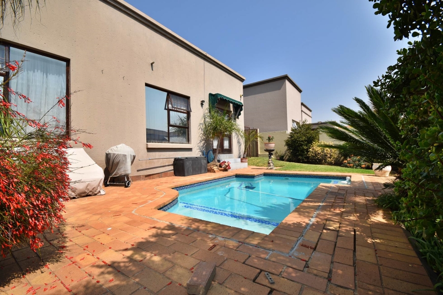 4 Bedroom Property for Sale in Bromhof Gauteng