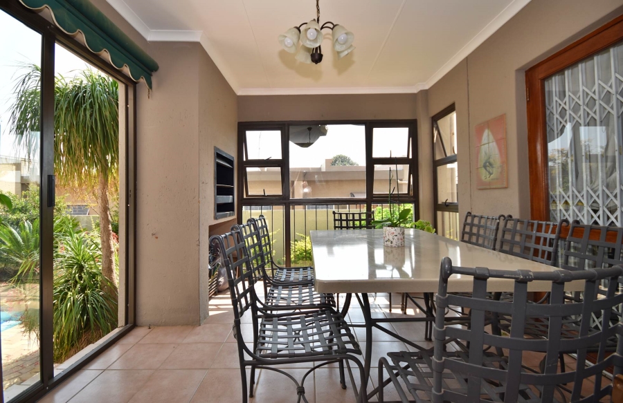 4 Bedroom Property for Sale in Bromhof Gauteng