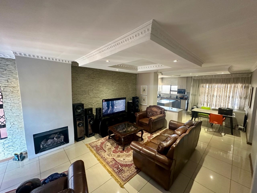 5 Bedroom Property for Sale in Leachville Gauteng