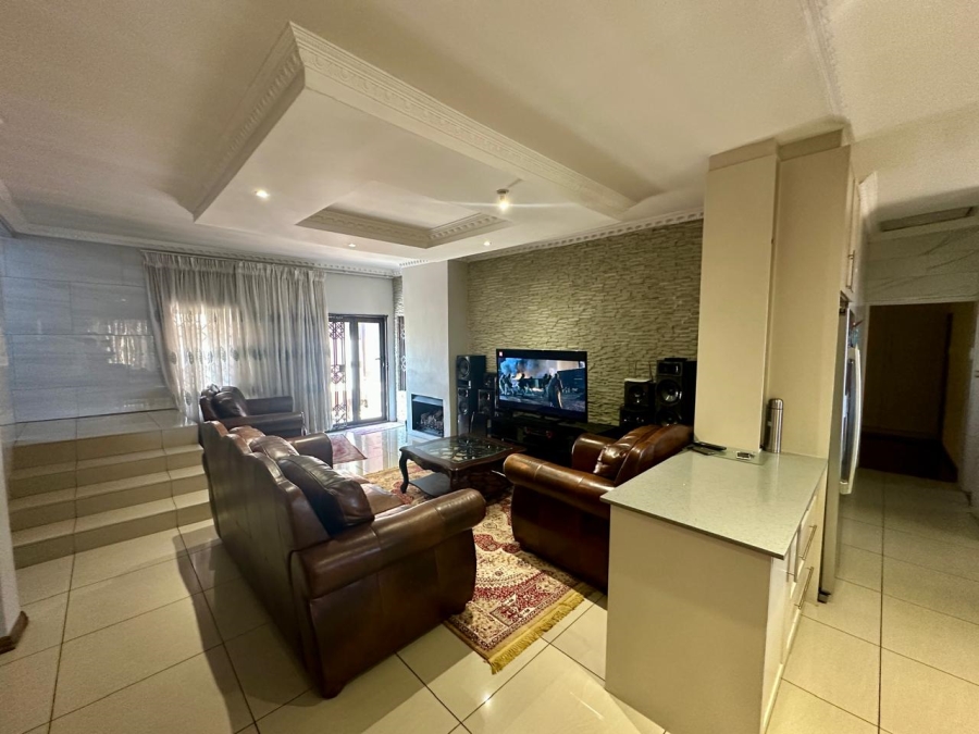 5 Bedroom Property for Sale in Leachville Gauteng