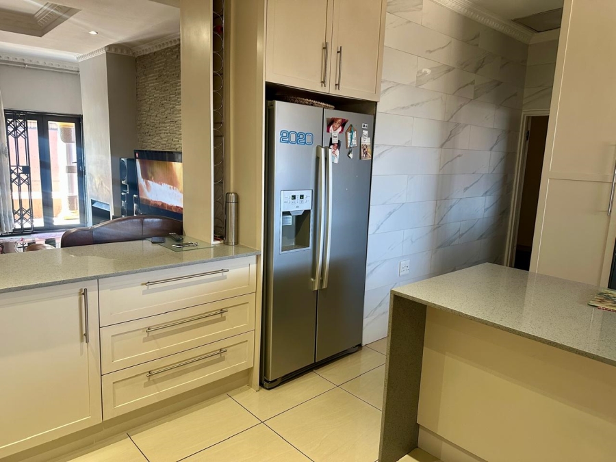 5 Bedroom Property for Sale in Leachville Gauteng