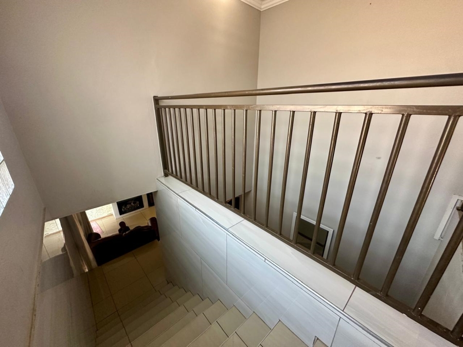5 Bedroom Property for Sale in Leachville Gauteng
