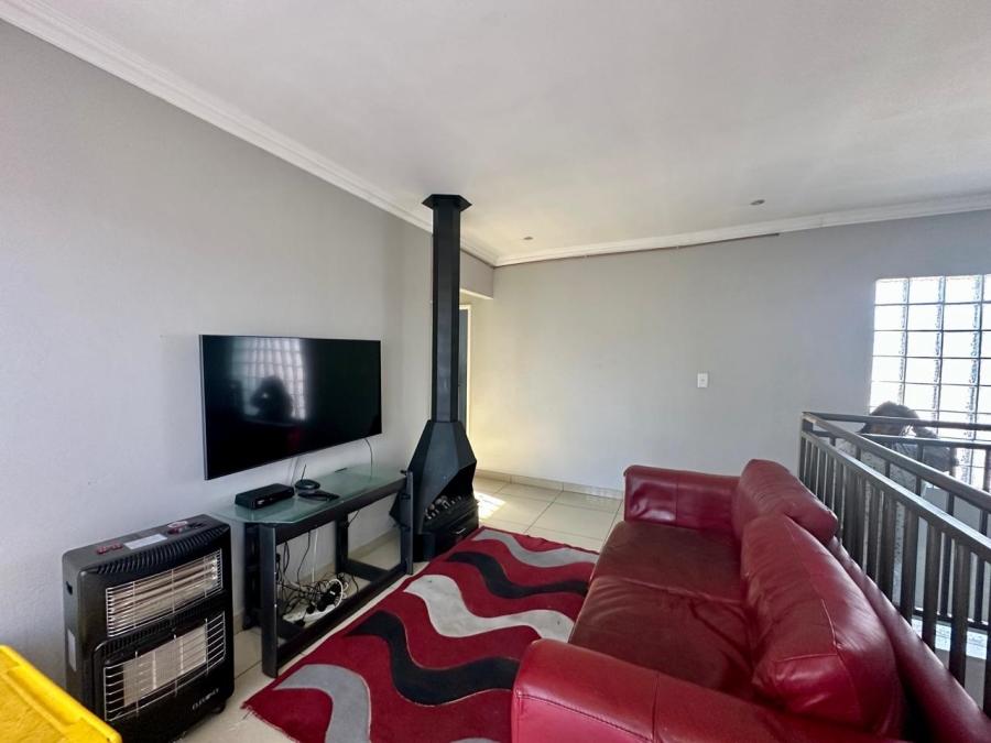 5 Bedroom Property for Sale in Leachville Gauteng