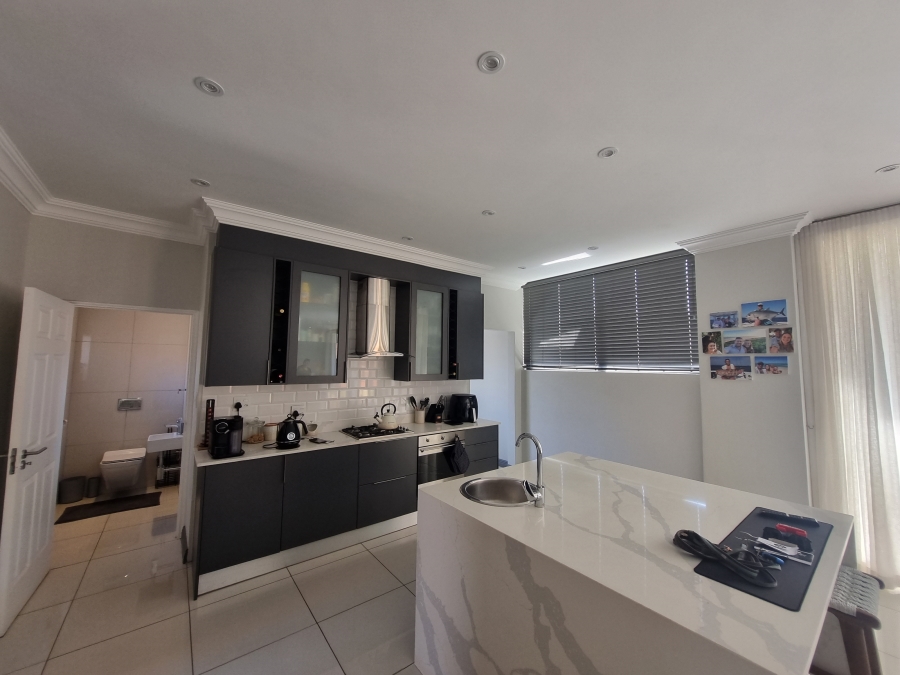 To Let 4 Bedroom Property for Rent in Olympus AH Gauteng