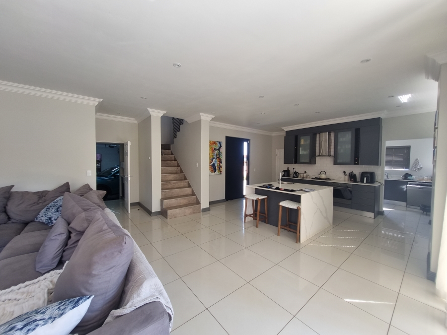 To Let 4 Bedroom Property for Rent in Olympus AH Gauteng